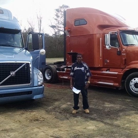 Profile Picture of Mccalltransport Mccall (@mccalltransport) on Poshmark