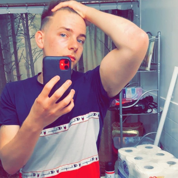 Profile Picture of Dylan Schmidt (@kanpachi2002) on Poshmark