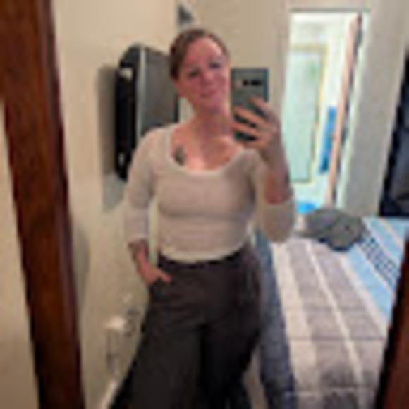 Profile Picture of Tatiana Soree (@tssoree17) on Poshmark