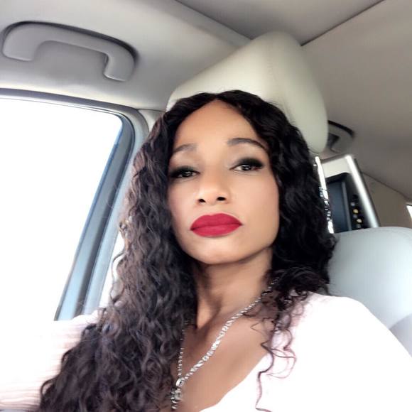 Profile Picture of Kymi Reigner (@kymireigner) on Poshmark