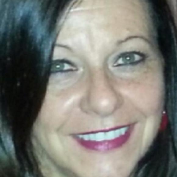Profile Picture of Lori Merrick (@lorimer) on Poshmark