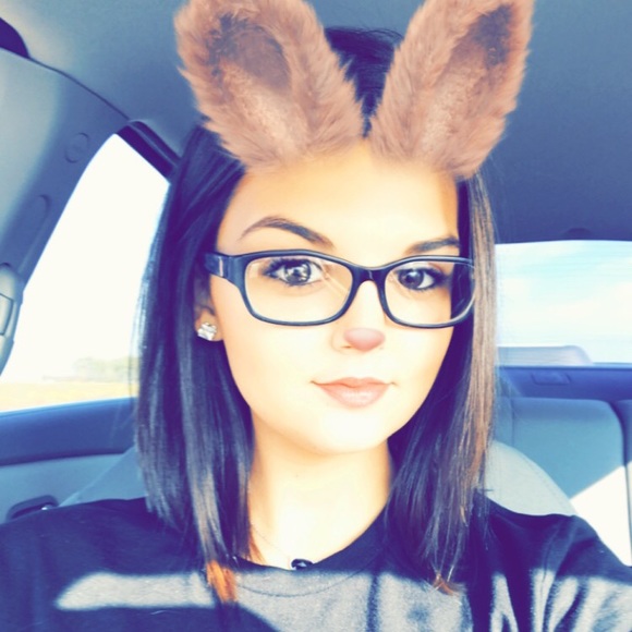 Jacey Smith - Poshmark Profile Picture of Jacey Smith (@jaceyloo) on Poshmark