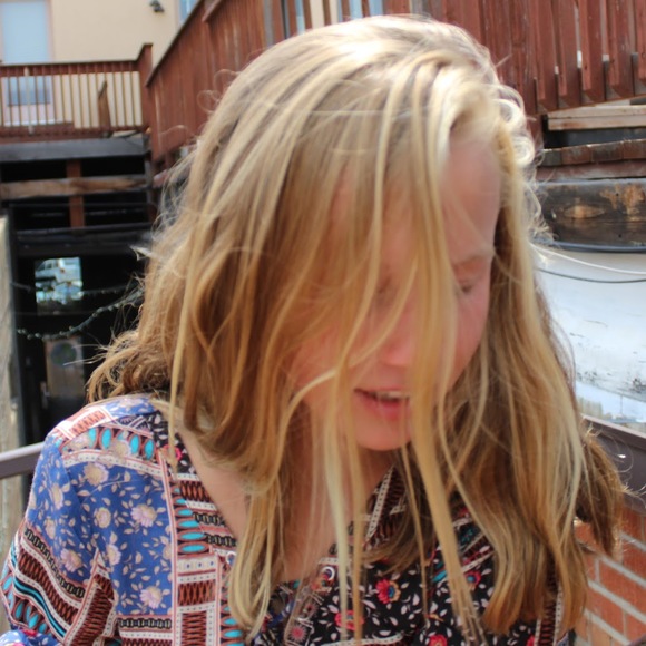 Profile Picture of Olivia Tufte (@oliviatufte) on Poshmark