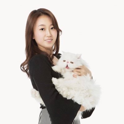 Profile Picture of Bora Moon (@boraboraisland4) on Twitter