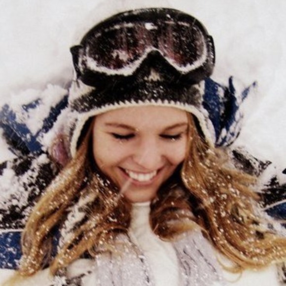 Profile Picture of Julia Brooke (@julia_brooke) on Poshmark