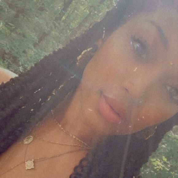 Paris Bunnell - Poshmark Profile Picture of Paris Bunnell (@paris_bunnell) on Poshmark