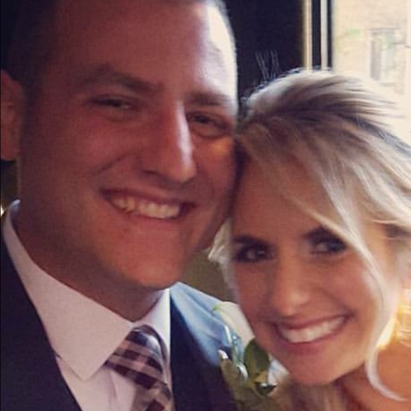 Profile Picture of Allison Bonelli (@allibonelli) on Poshmark