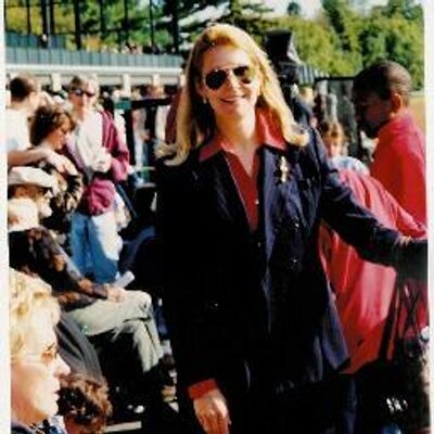 Profile Picture of Shelly R.J. Zachary (@ShellyZachary) on Twitter