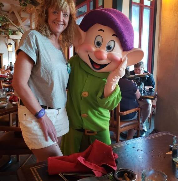 Profile Picture of Beth Thomas (@bathomas38) on Poshmark