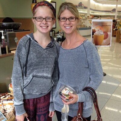 Profile Picture of Michelle Seifert (@snookleberrypie) on Twitter