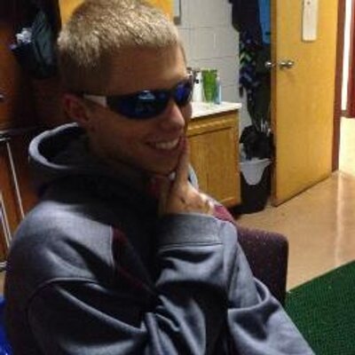 Profile Picture of Travis Henning (@travilocity27) on Twitter