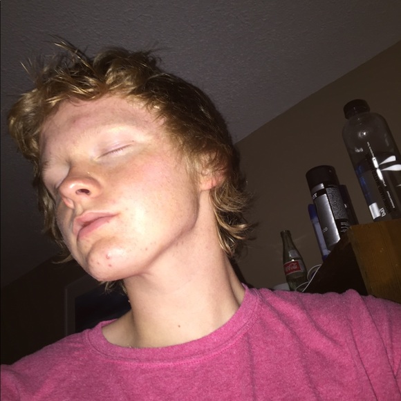 Profile Picture of Shawn Armstrong (@sma32112) on Poshmark