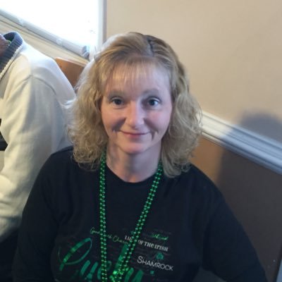 Profile Picture of Christy (@rothschell) on Twitter