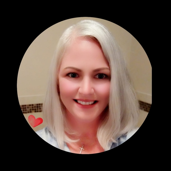 Profile Picture of Soscia Stisi (@soscia) on Poshmark