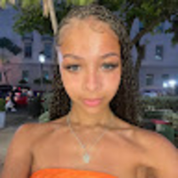 Profile Picture of Nevaeh Botts (@nevaehbotts) on Poshmark