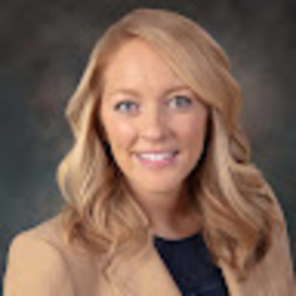 Profile Picture of Emily Bates (@embates82) on Poshmark