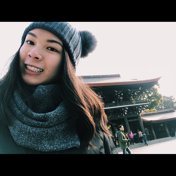 Profile Picture of Alice Ng (@aliceng17) on Poshmark