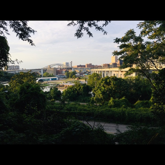 Profile Picture of Oliver Simon (@oliver_simon) on Poshmark