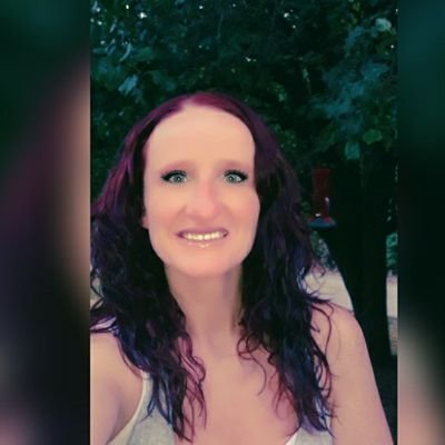 Profile Picture of Jordan Irvin (@ConureFeathers) on Twitter