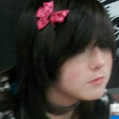 Profile Picture of Athena Scott-roth (@@darkcupcakemast) on Twitter