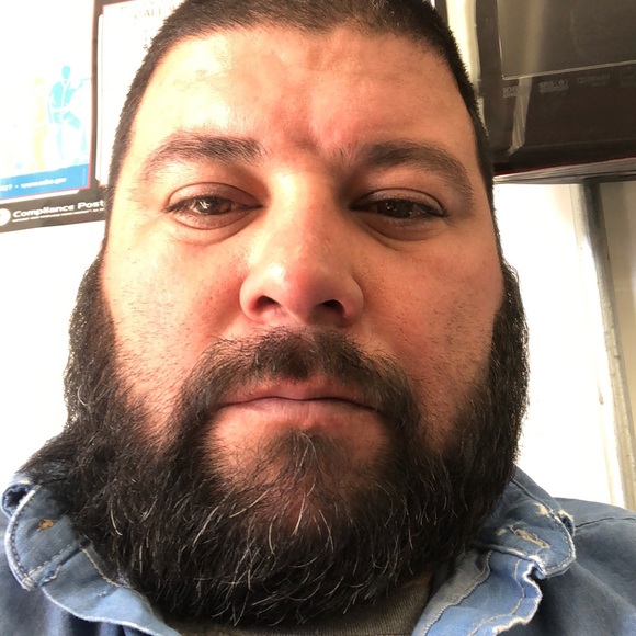 Profile Picture of Leo Ramirez (@leor172) on Poshmark