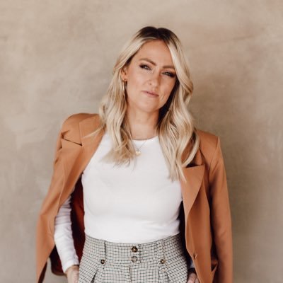 Profile Picture of Carly Mask (@carlymask) on Twitter