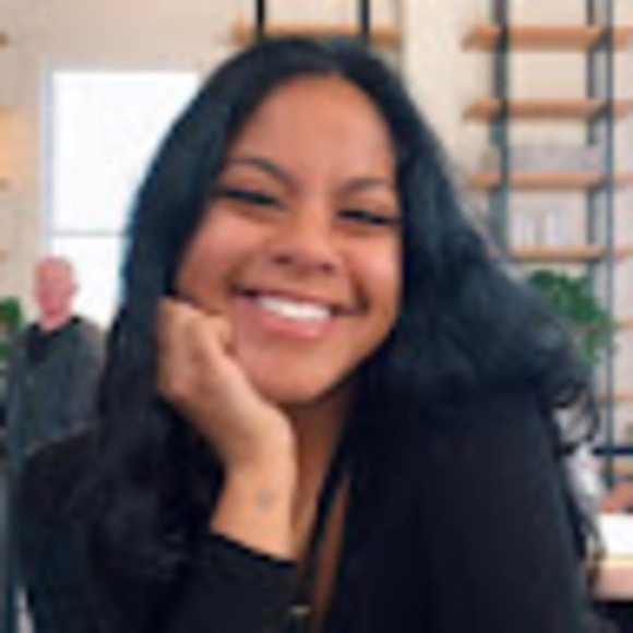 Profile Picture of Nicole Paulk (@n_paulk) on Poshmark