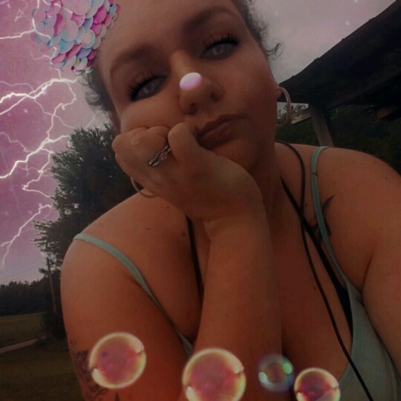 Profile Picture of Tami Downs (@tami4784) on Poshmark