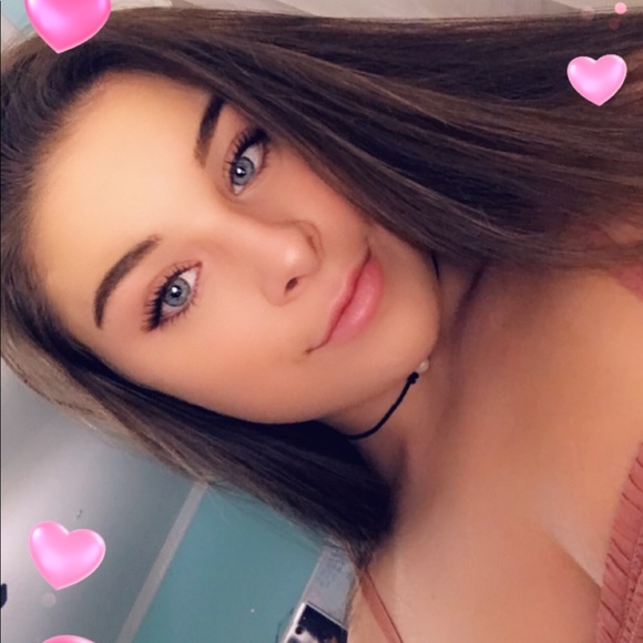 Profile Picture of Jessica Comito (@jessicacomito) on Poshmark