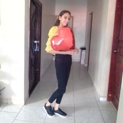 Profile Picture of Lauren Verenice Padilla (@verenice_lauren) on Twitter