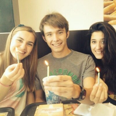 Profile Picture of Carlos Almaraz (@supercarlos97) on Twitter