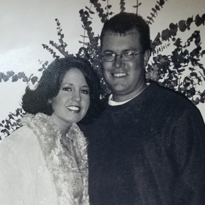 Profile Picture of Lori Pritchett (@owenandmavrie) on Twitter