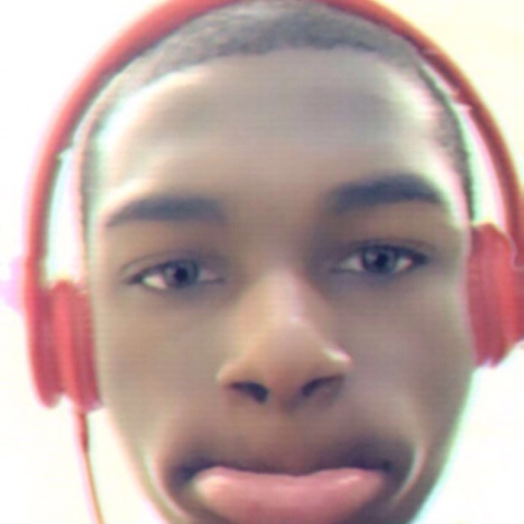 Profile Picture of Joe Gamble (@joegamble2001) on Poshmark