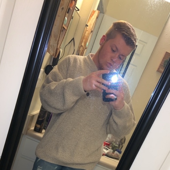 Profile Picture of Remi Manners (@remmanners) on Poshmark