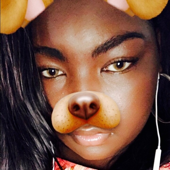 Profile Picture of Alexus Adams (@alexus198) on Poshmark