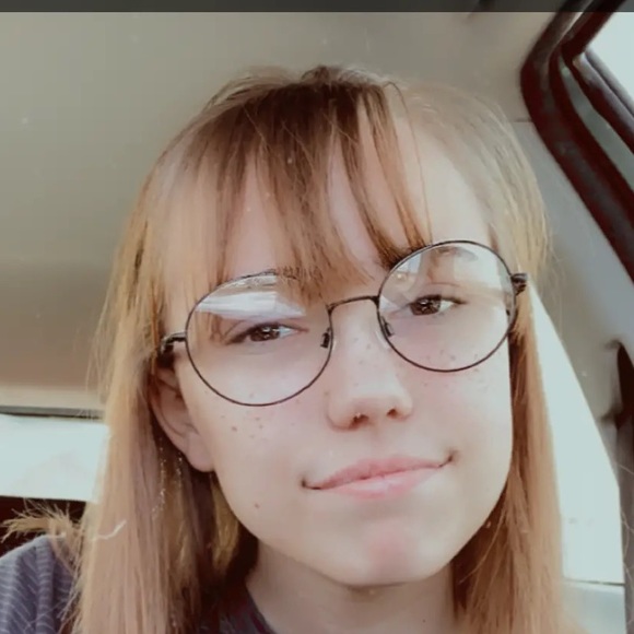 Profile Picture of Paige Varnon (@pvarnon768) on Poshmark