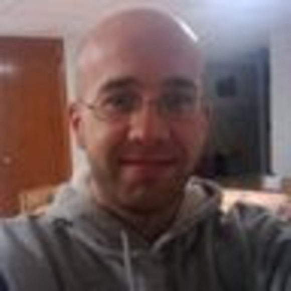 Profile Picture of Daniel Binef (@damayor42) on Poshmark