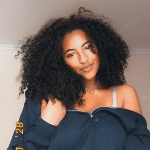 Profile Picture of Yenee Berta (@yenee8) on Poshmark