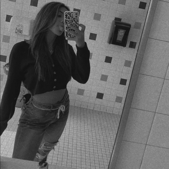 Profile Picture of Gianna Gentilesca (@giannag982) on Poshmark