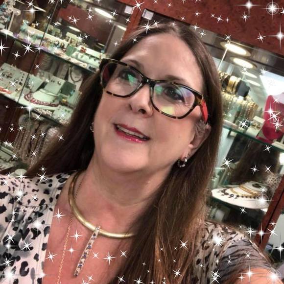 Profile Picture of Brenda Reichel (@poilady) on Poshmark