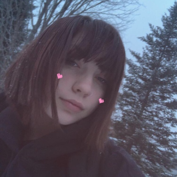 Profile Picture of Brielle Charleston (@peachesandpears) on Poshmark