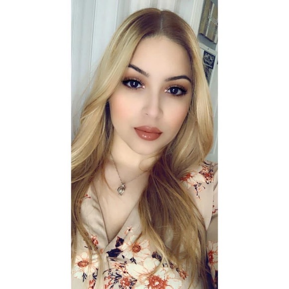 Profile Picture of Yaishalee Carpintero (@yaish_c) on Poshmark