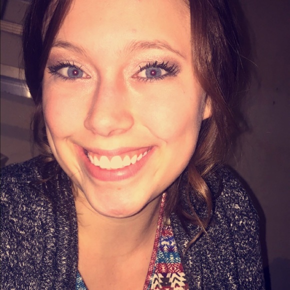 Profile Picture of Jessica Odstrcil (@jessicaodstrcil) on Poshmark