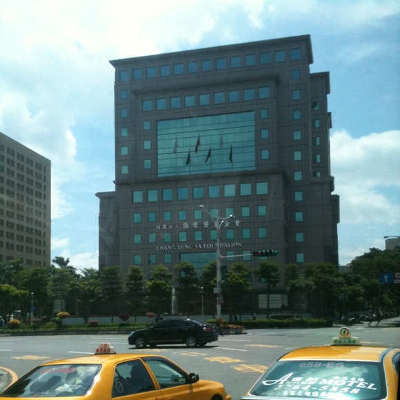 Profile Picture of Michael Vaughn (@michaelvaughn43) on Poshmark