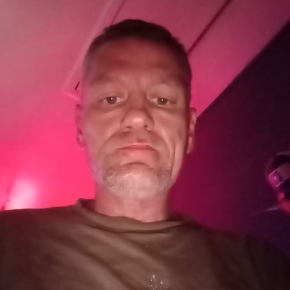 Profile Picture of Chris Barfield (@chrisbarfiel684) on Poshmark
