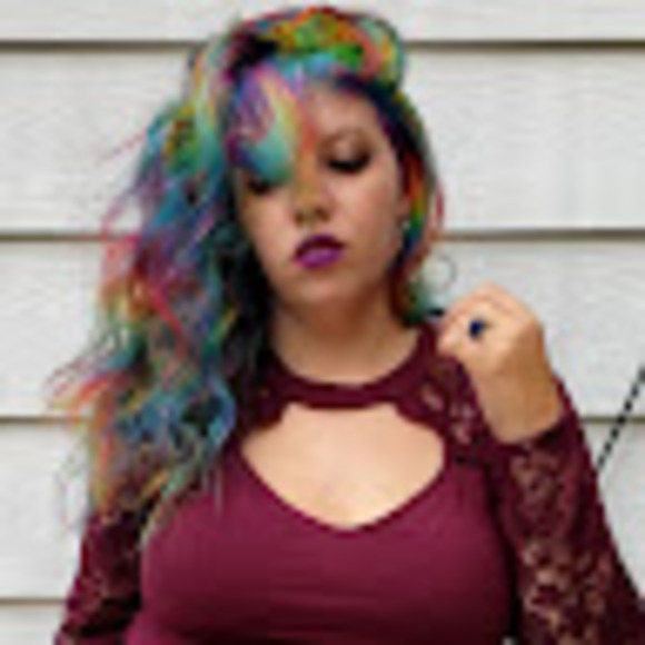 Profile Picture of Keera Monnett (@lovemyillusion) on Poshmark