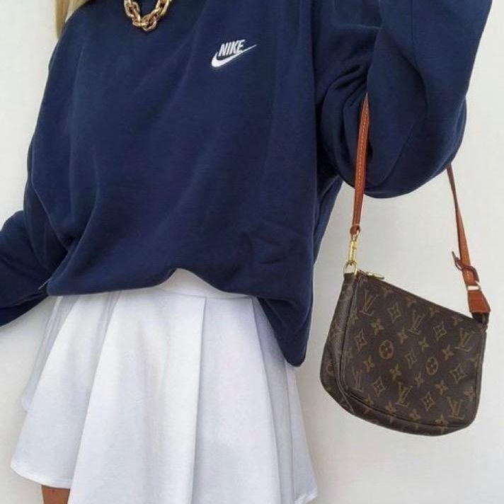 Profile Picture of 𝗖𝗿𝘆𝘀𝘁𝗮𝗹 (@stretch.w.crystal) on Tiktok