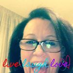 Profile Picture of Shelly Flint (@pomauski) on Instagram