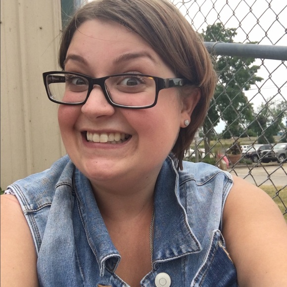 Profile Picture of Krystal Suchowski (@ksuchowski) on Poshmark