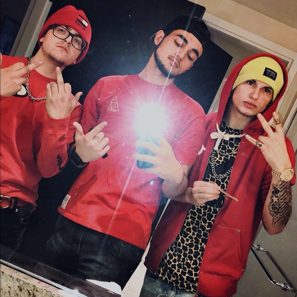 Profile Picture of Zak Weisneck (@zweisneck) on Poshmark